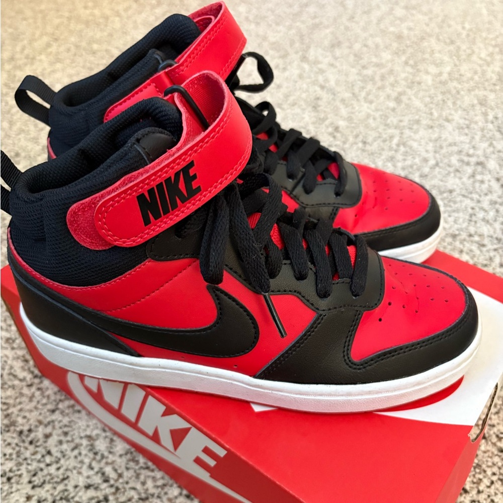 Nike Big Kids Court Borough Mid 2 Sneakers